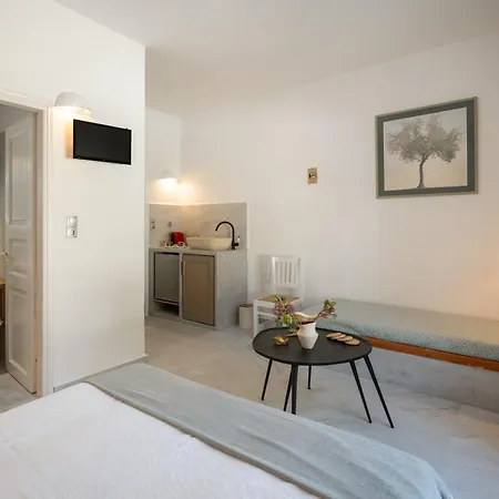 Irini's Poiema Lefkes (Paros)