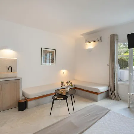 Irini's Poiema Apartment *