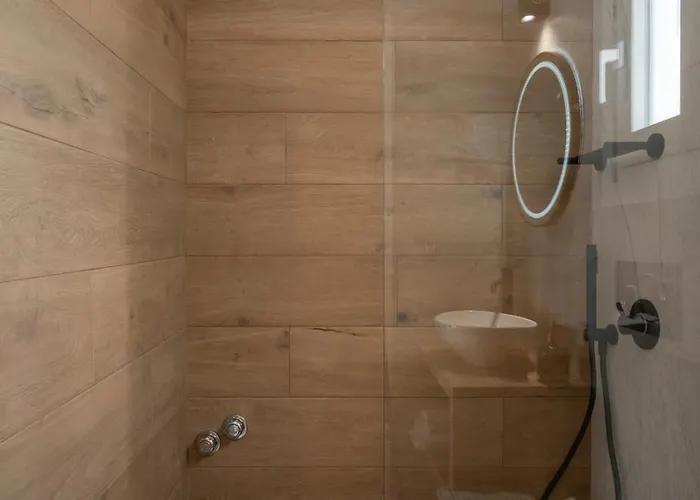 아파트 Irini's Poiema *